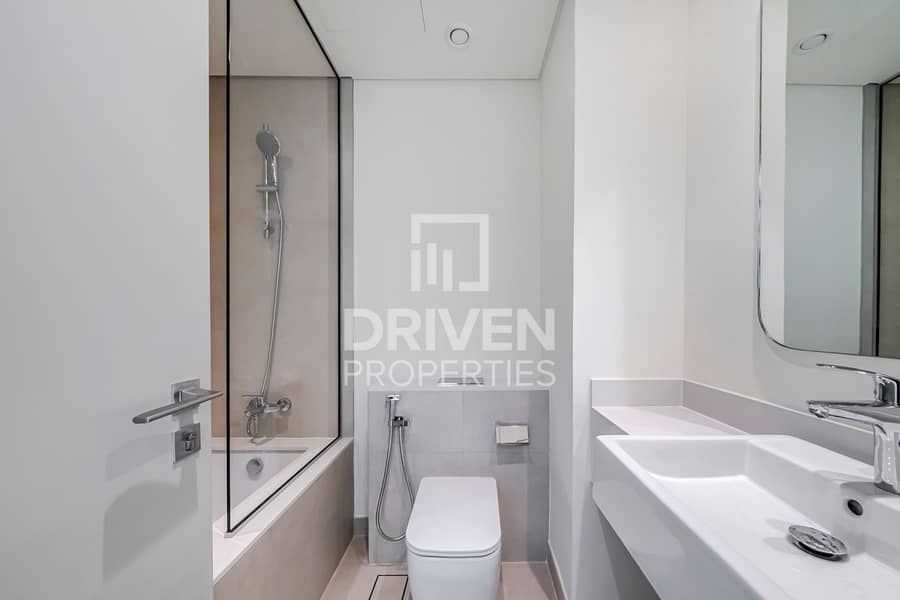 Elegant Villa | Premium Fittings | Prime Location - Image 14