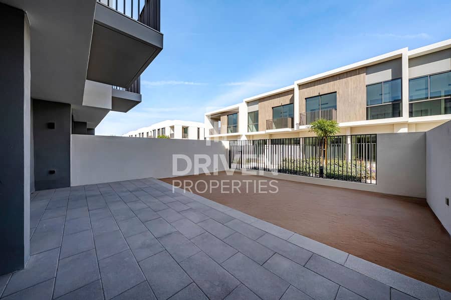 Elegant Villa | Premium Fittings | Prime Location - Image 19