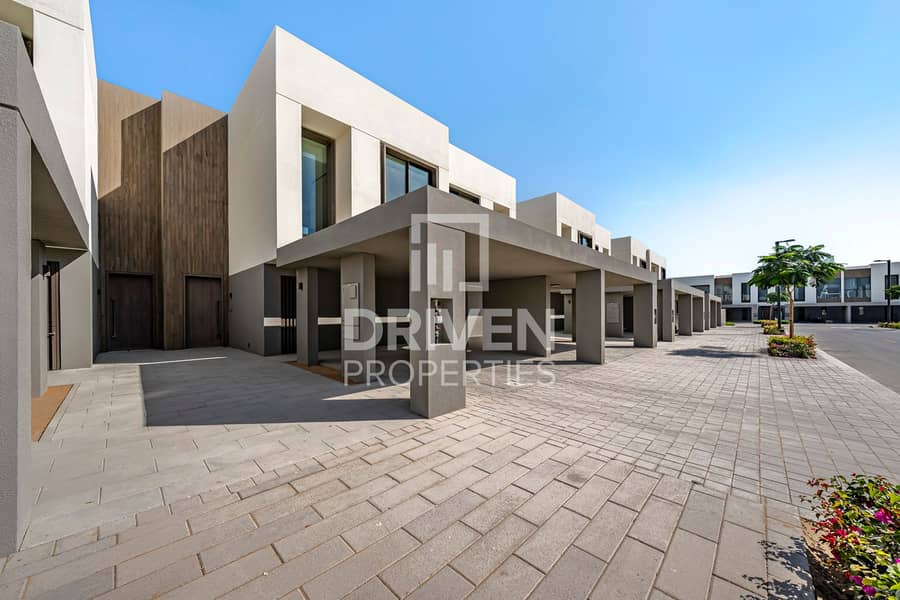 Elegant Villa | Premium Fittings | Prime Location - Image 21