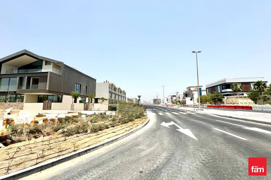 4617 SQFTCORNER | BIGGEST SIZE |SINGLE ROW - Image 11