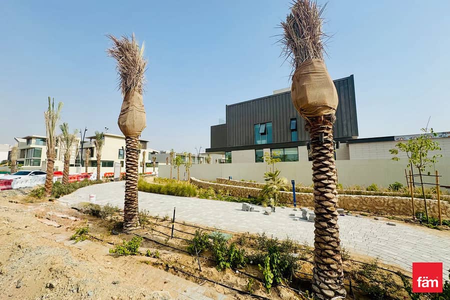 4617 SQFTCORNER | BIGGEST SIZE |SINGLE ROW - Image 14