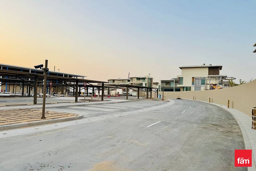 4617 SQFTCORNER | BIGGEST SIZE |SINGLE ROW - Image 15