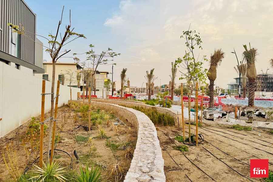 4617 SQFTCORNER | BIGGEST SIZE |SINGLE ROW - Image 18