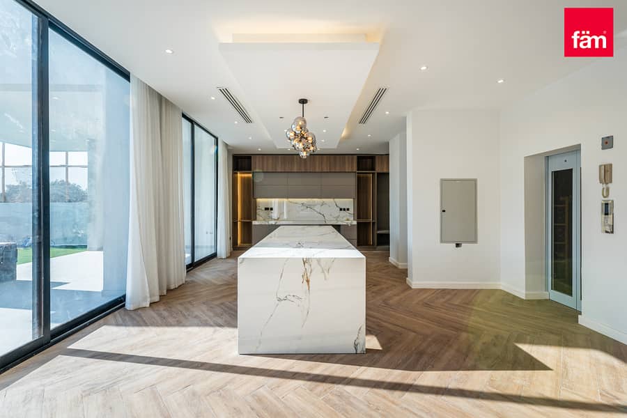 Custom I Back To Back I Semi Circle I Vacant