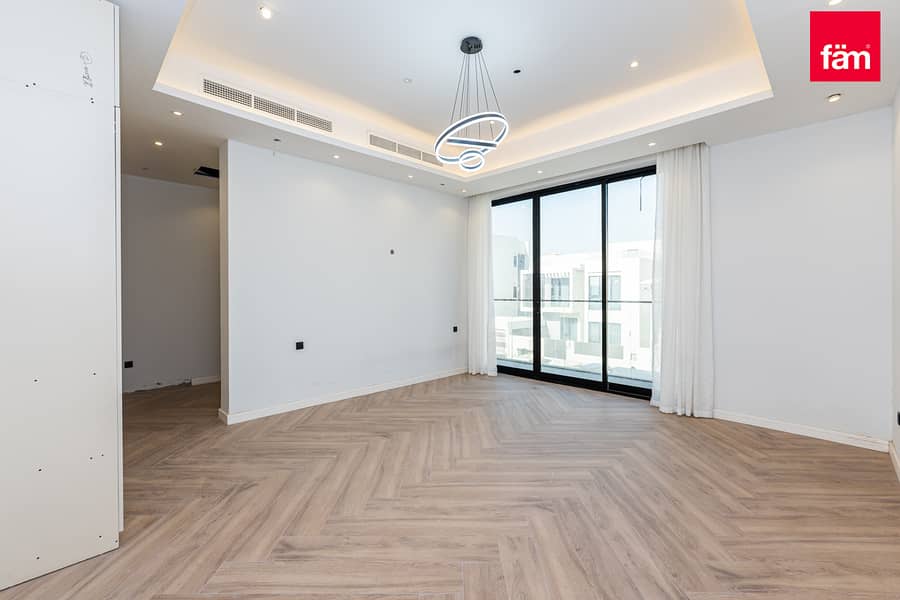 Custom I Back To Back I Semi Circle I Vacant - Image 15