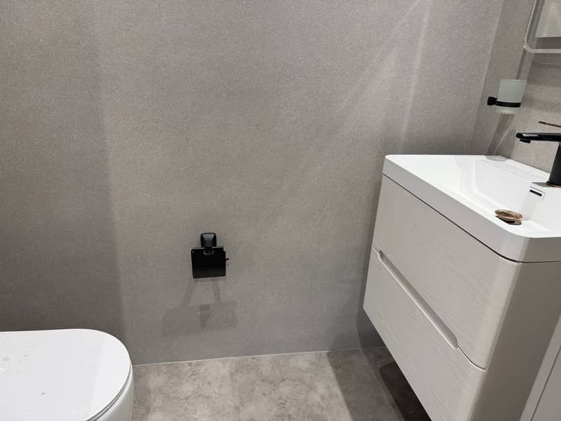 VACANT | UPGRADED | MARINA / SEA VIEW - Image 8