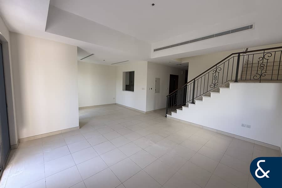 Vacant | Spacious | Landscaped l 4 Beds