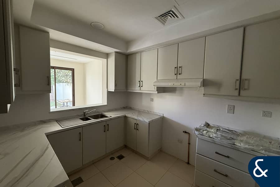 Vacant | Spacious | Landscaped l 4 Beds