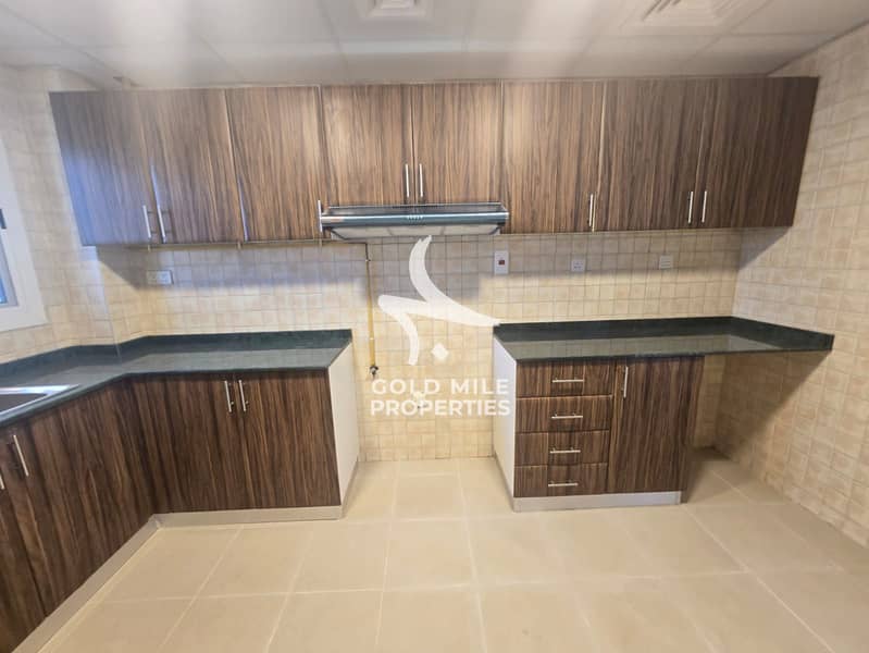 MODERN 1 BHK - SPACIOUS LAYOUT - FAMILY BUILDING