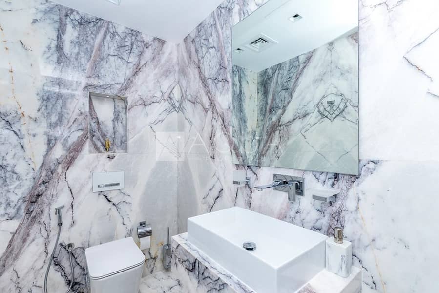 FULLY UPGRADED | FURNISHED | VACANT - Image 10