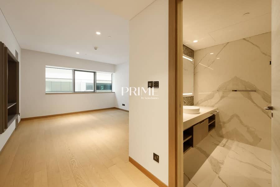 Sea View | Vacant | Beach Access - Image 12