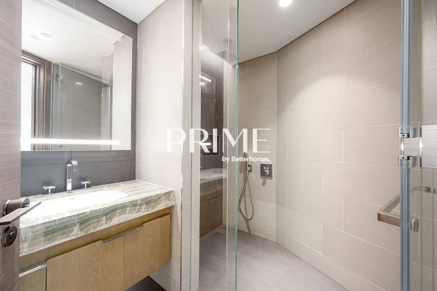 Vacant | Palm and Sea View | Beach Access - Image 6