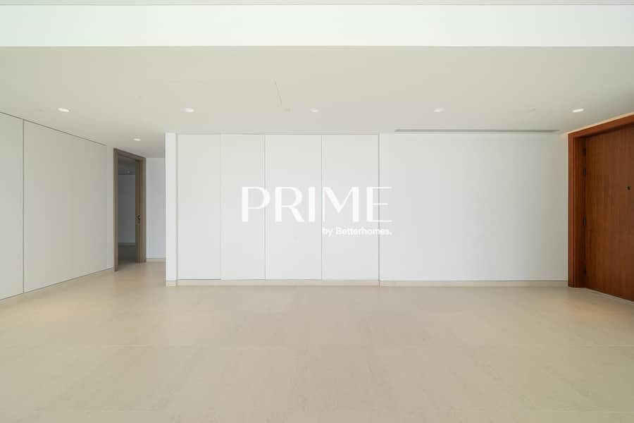 Vacant | Palm and Sea View | Beach Access - Image 7