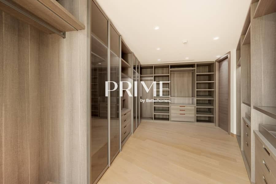 Vacant | Palm and Sea View | Beach Access - Image 12