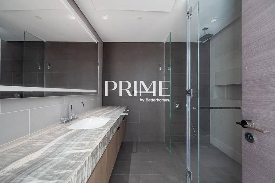 Vacant | Palm and Sea View | Beach Access - Image 13