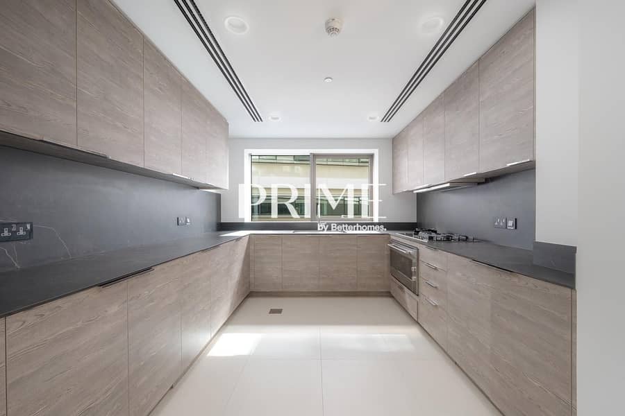 Vacant | Palm and Sea View | Beach Access - Image 18