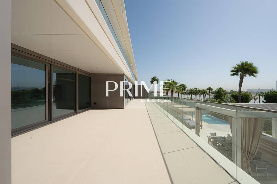 Vacant | Palm and Sea View | Beach Access - Image 21