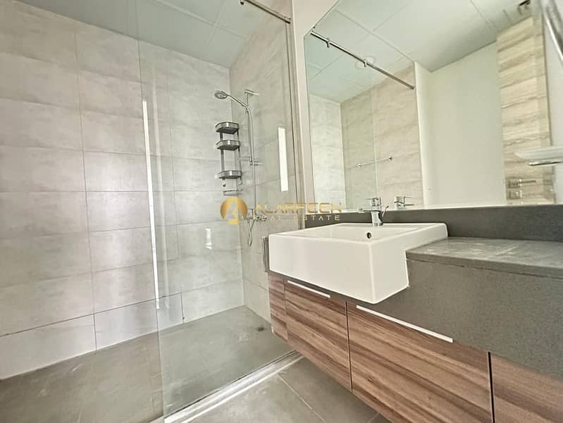 Spacious 1BHK | Unfurnished | Call now - Image 6