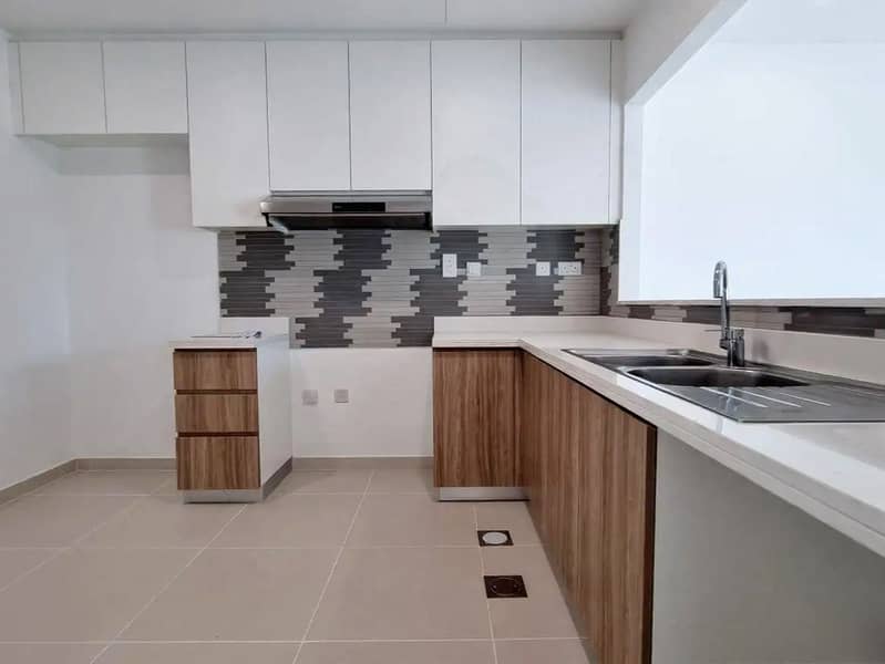 Facing The Park | Single Row | Corner Unit