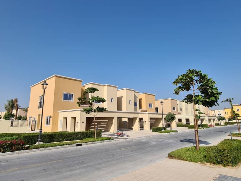 Facing The Park | Single Row | Corner Unit