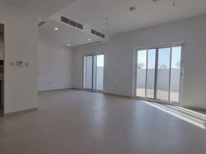 Facing The Park | Single Row | Corner Unit