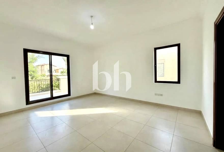 Large Corner Plot | Landscaped | Spacious Layout - Image 9