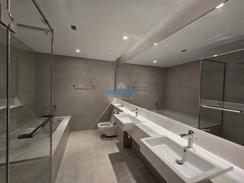 Ideal LayOut | WaterFront Living | Vacant - Image 16