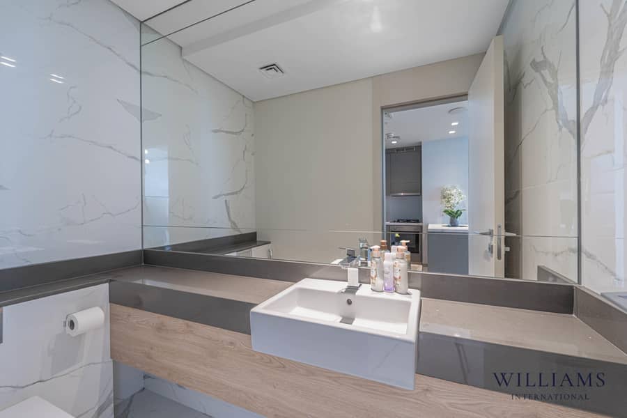 MODERN | SPACIOUS | 1-BEDROOM | FURNISHED - Image 6