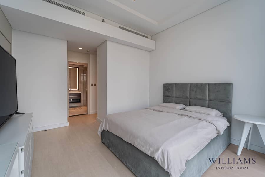 MODERN | SPACIOUS | 1-BEDROOM | FURNISHED - Image 8