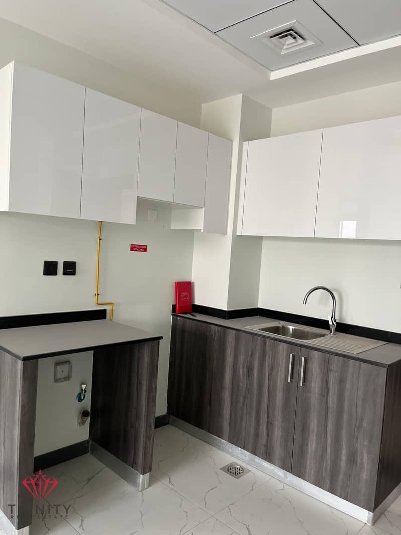 Modern 1-Bedroom Apartment - Image 6