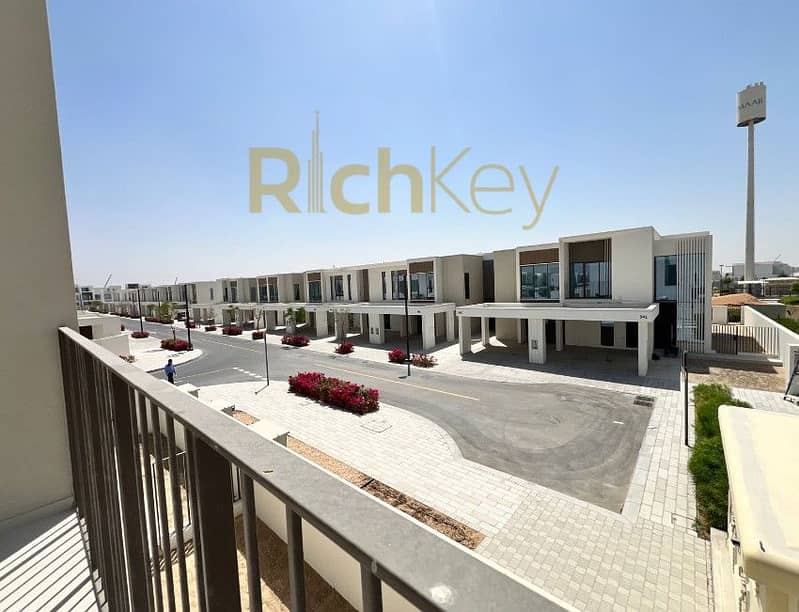 Vacant | Large Layout | Single Row