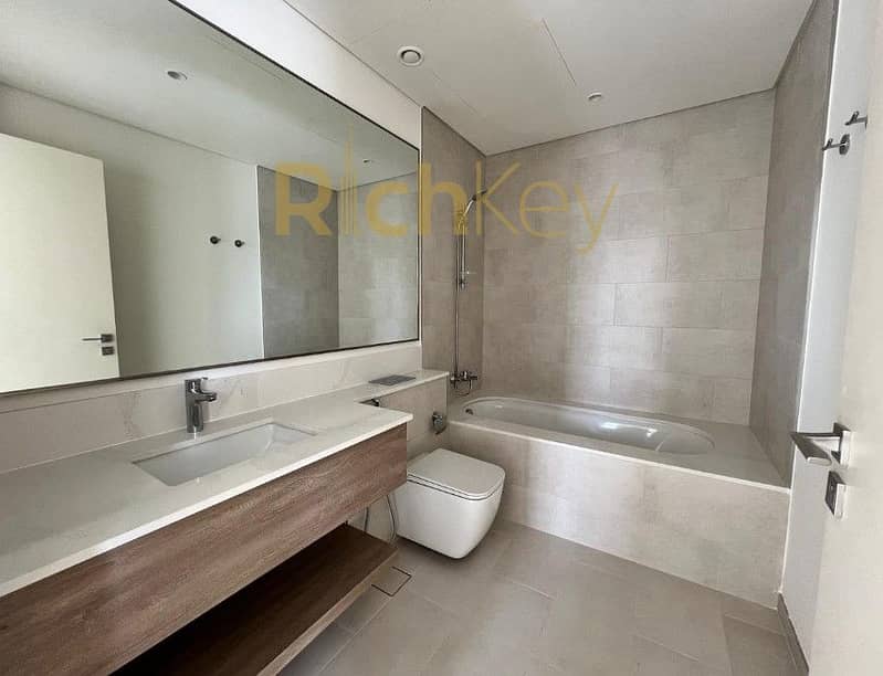 Vacant | Large Layout | Single Row - Image 9