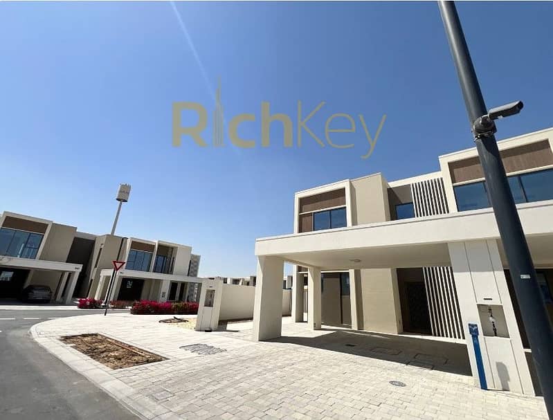 Vacant | Large Layout | Single Row - Image 14