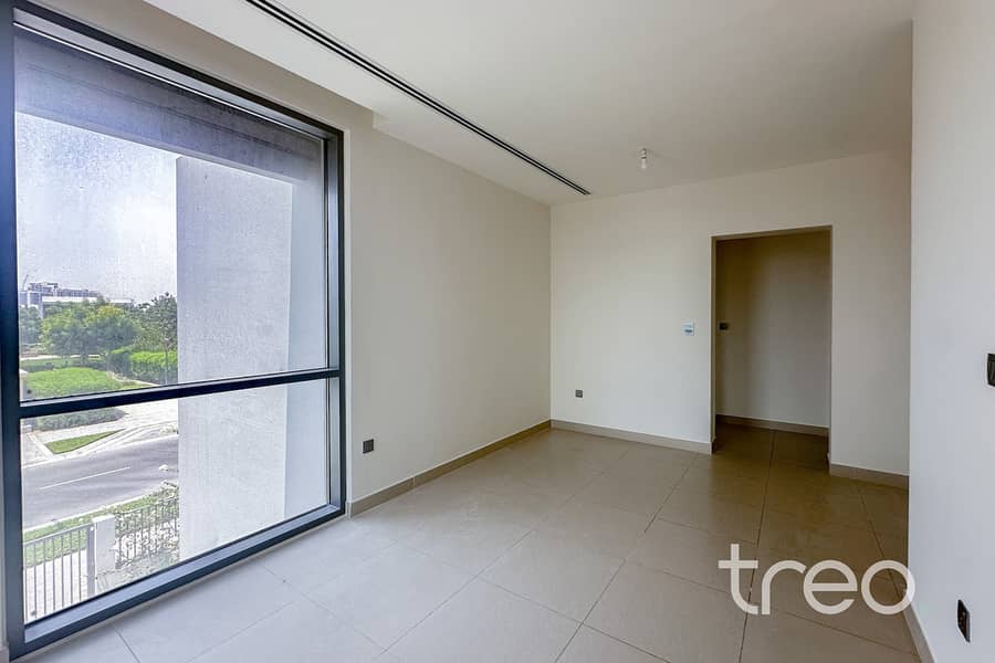 Corner | Close to Amenties | Vacant - Image 10