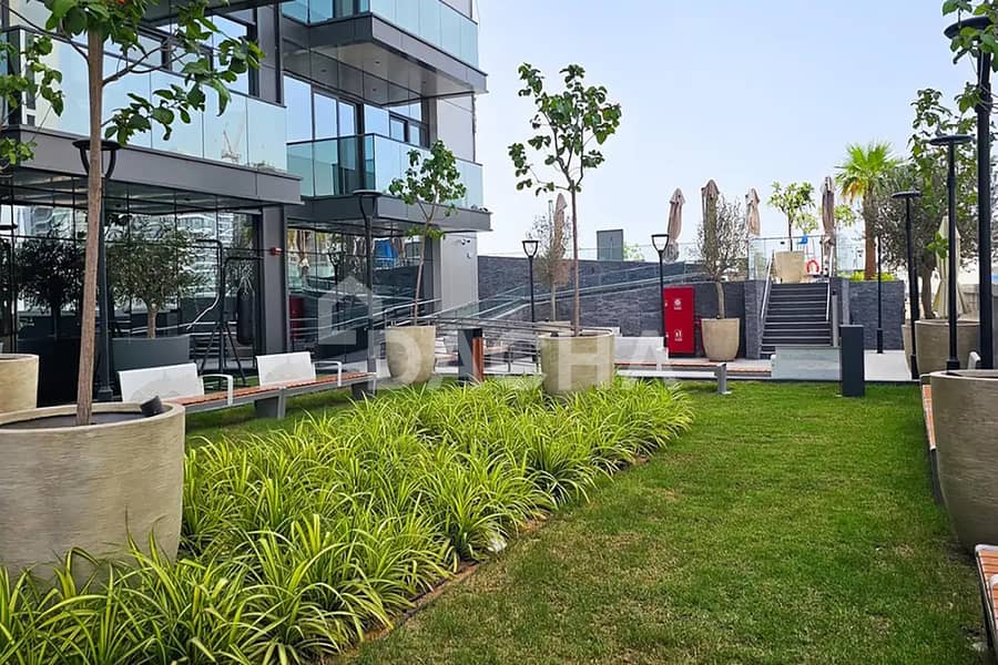 Prime Location | Fully Furnished | Open View - Image 11