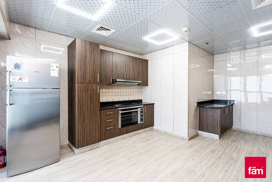 Upgraded|Panoramic Views|Tastefully Furnished - Image 10