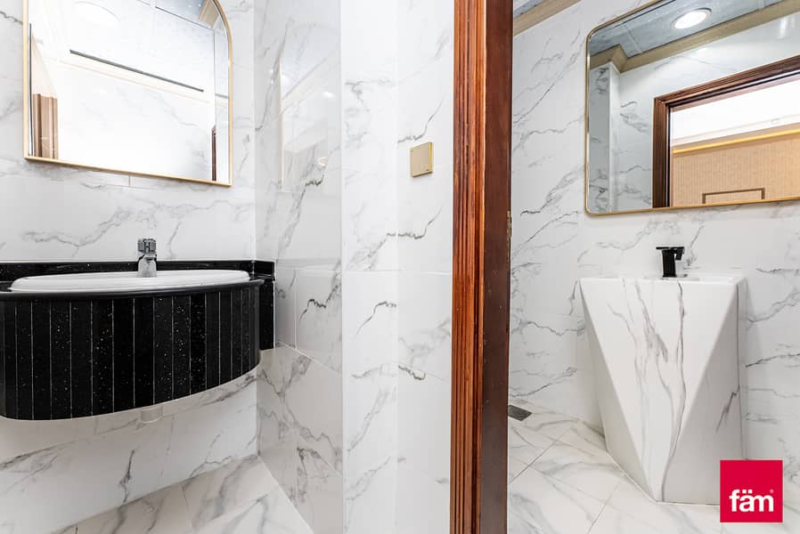 Upgraded|Panoramic Views|Tastefully Furnished - Image 15