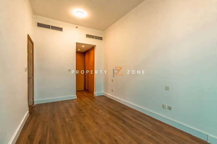 Next to metro | Large Balcony | Ready to move in - Image 22