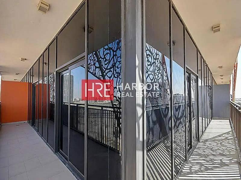 Burj Khalifa and Park view | Spacious | Elegant - Image 10