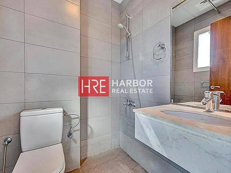 Burj Khalifa and Park view | Spacious | Elegant - Image 11