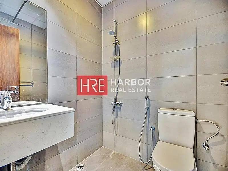 Burj Khalifa and Park view | Spacious | Elegant - Image 12