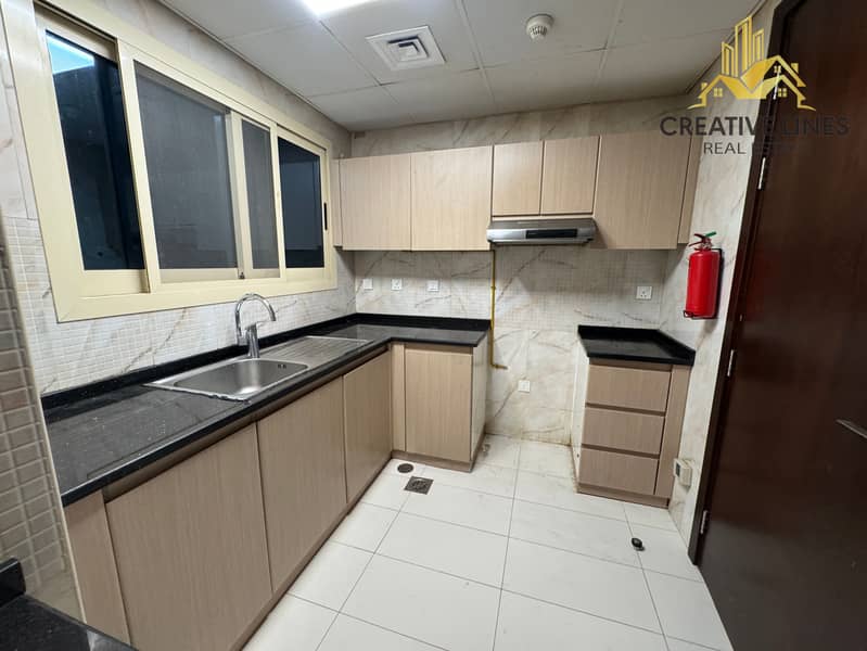 2 BEDROOM APPARTMENT// CLOSE KITCHEN// READY TO MOVE
