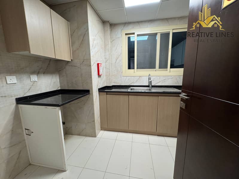 2 BEDROOM APPARTMENT// CLOSE KITCHEN// READY TO MOVE