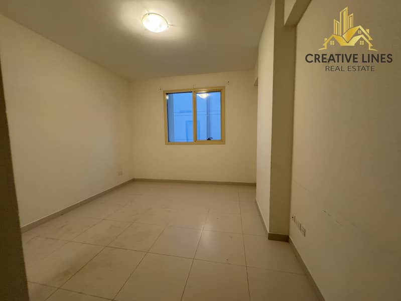 2 BEDROOM APPARTMENT// CLOSE KITCHEN// READY TO MOVE - Image 10