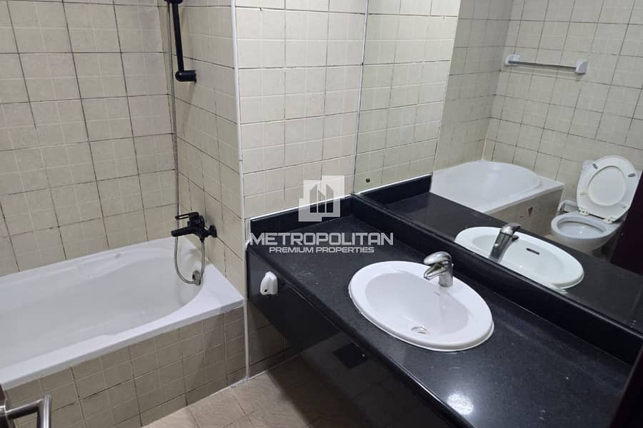 Fully Furnished | Vacant Now | Spacious Layout - Image 8