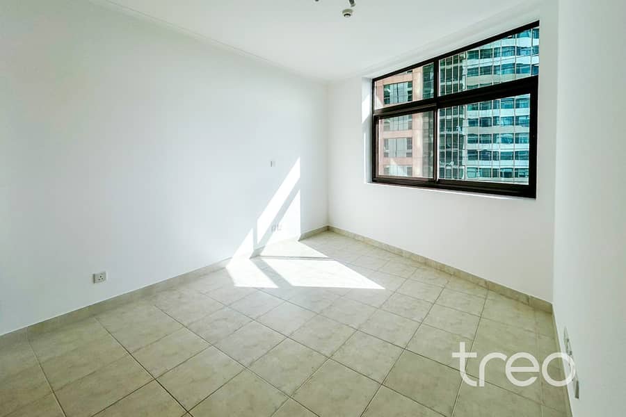 Golf Course View | Vacant | Unfurnished - Image 7