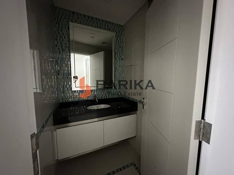 Full Harbour Sea View|Fully Upgraded - Image 15