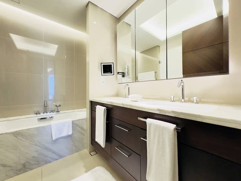 ALL BILLS INCLUDED | 3 BED + MAIDS | BURJ VIEW - Image 20