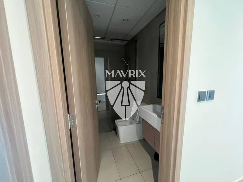 Lagoon and Burj View | Spacious | Well Mainntained - Image 6