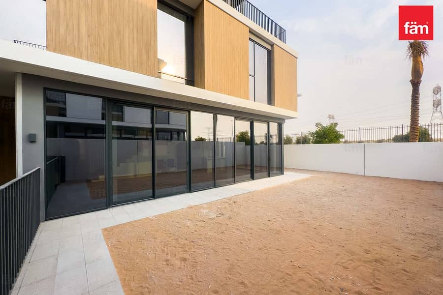 Near Amenities Corner Villa June ARIII - Image 6